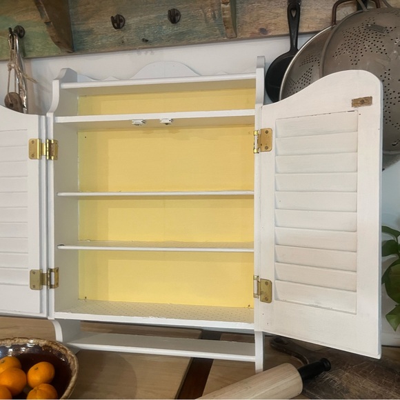 Vintage Wall Mount Spice Rack w Brass Hardware - Picture 15 of 15